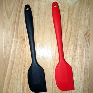 2 Mini baking spatulas